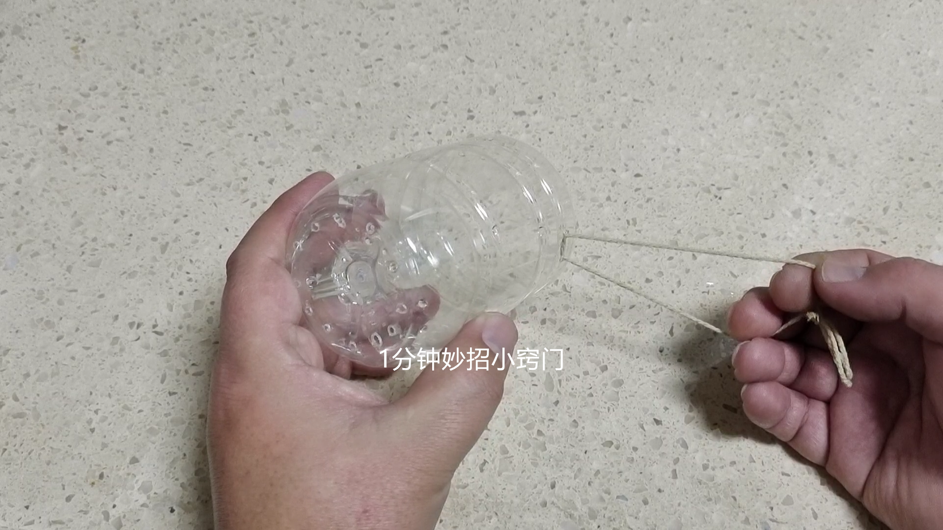 用饮料瓶做手工怎么做（废旧塑料瓶变废为宝DIY）